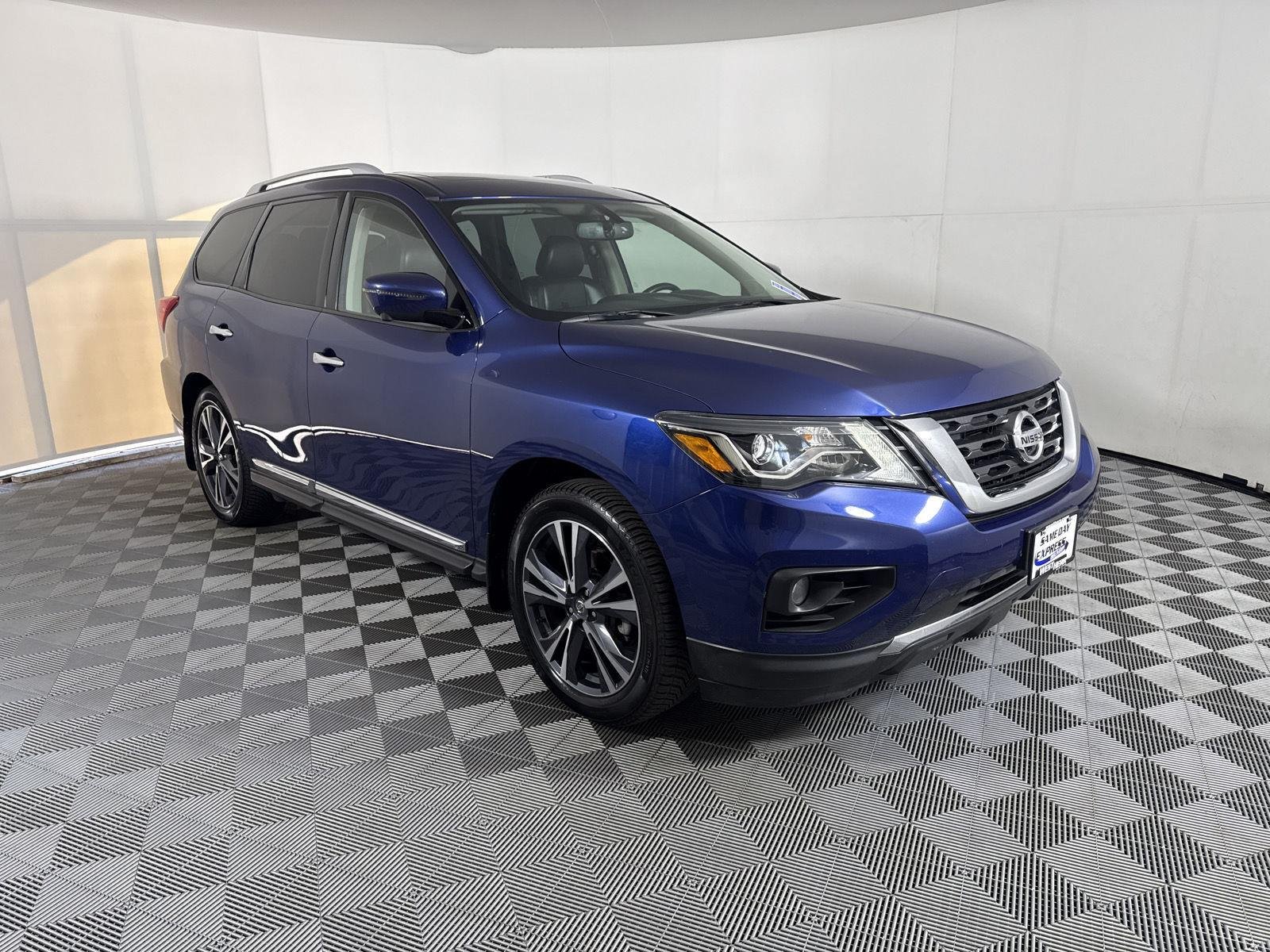 Used 2019 Caspian Blue Metallic Nissan Platinum image 11