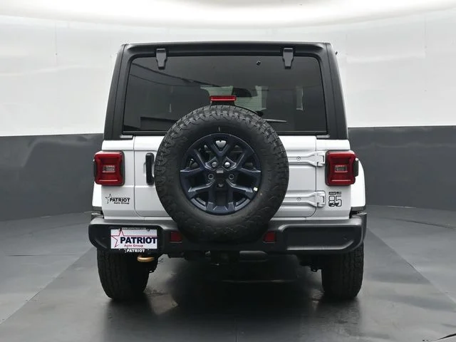 New 2026 Bright White Clear-Coat Exterior Paint Jeep 85th Anniversary Edition image 6