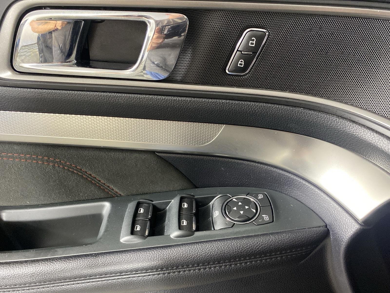 Used 2018 Shadow Black Ford XLT image 22