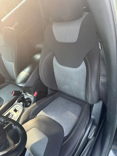 Used 2014 Black Jeep Latitude image 17