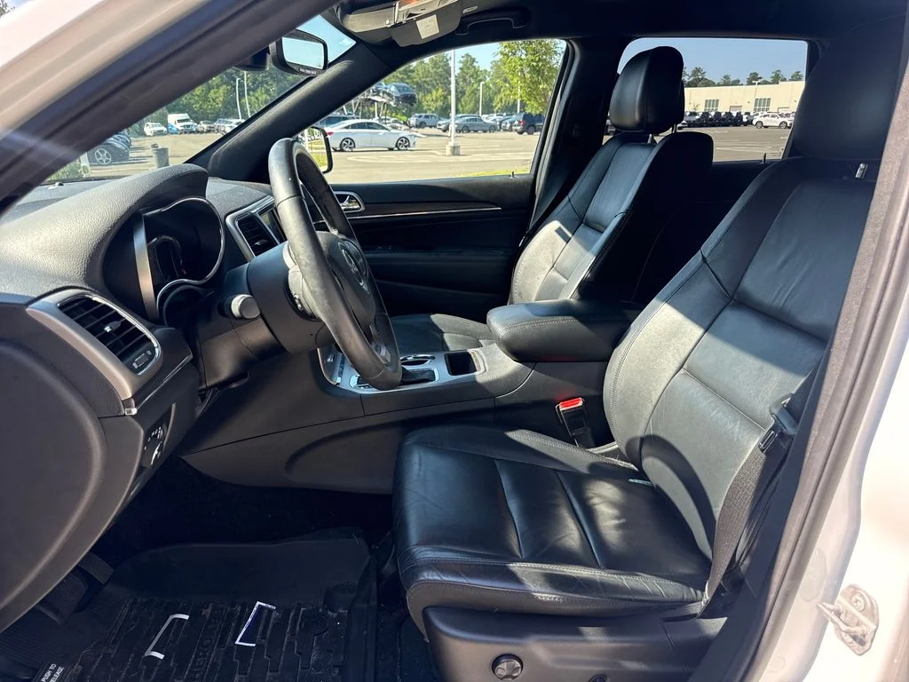 Used 2018 Bright White Clearcoat Jeep Limited image 12