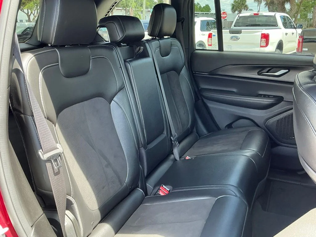Used 2024 Red Jeep Altitude image 17