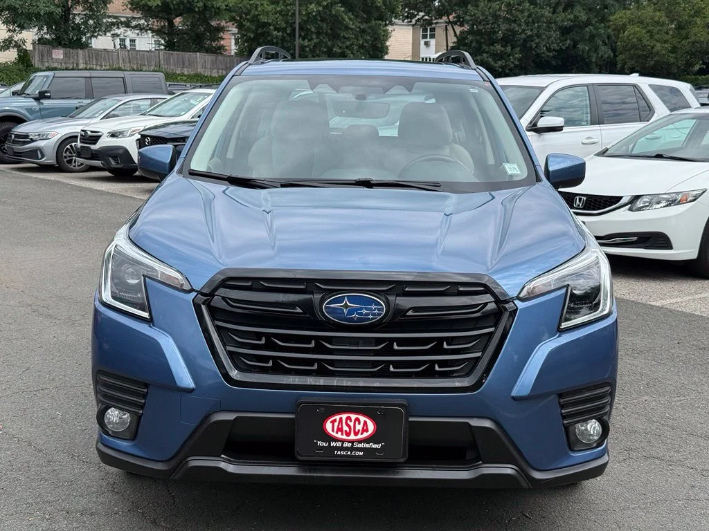 Used 2023 Horizon Blue Pearl Subaru Premium image 3