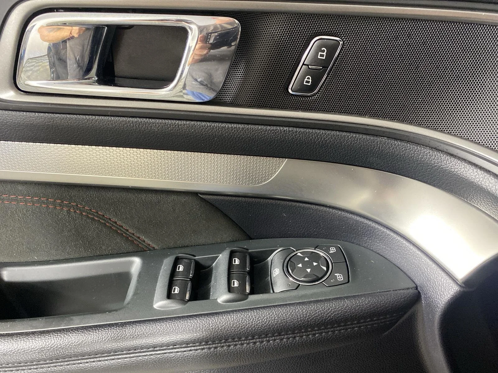 Used 2018 Shadow Black Ford XLT image 22