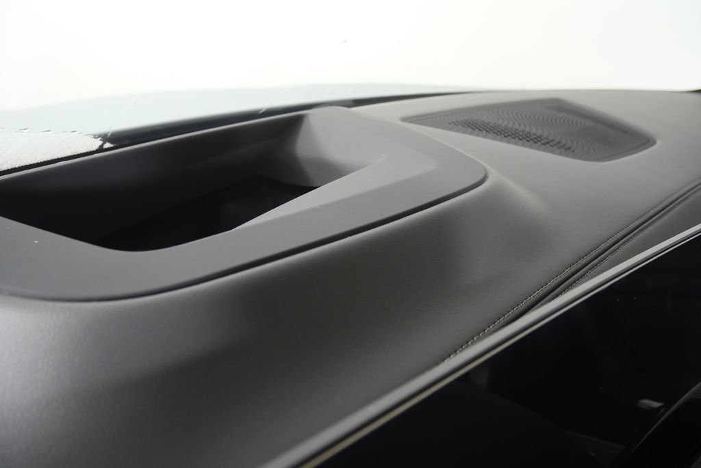 Used 2026 Brooklyn Grey Metallic BMW sDrive40i image 18