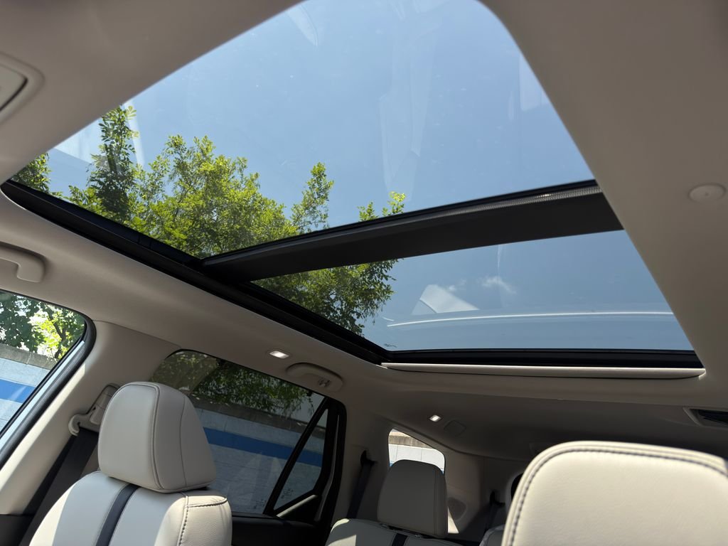 New 2026 Solar Silver Metallic Honda Touring image 11