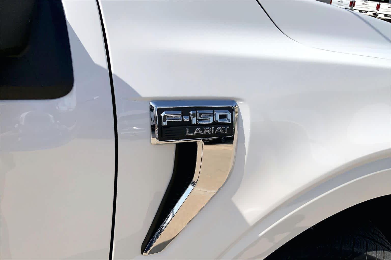 Used 2024 Star White Metallic Tri-Coat Ford LARIAT image 10