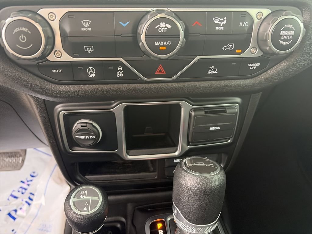 Used 2024 White Jeep Sport image 23