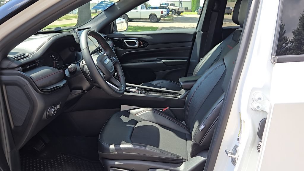 Used 2025 Bright White Clearcoat Jeep Trailhawk image 7