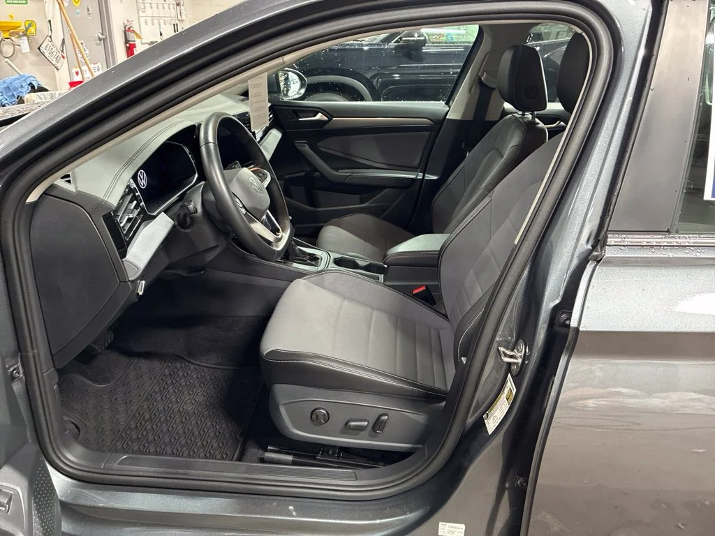 Used 2026 Gray Volkswagen 1.5T SE image 11