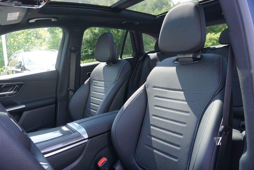 New 2026 Black Mercedes-Benz GLC 300 image 13