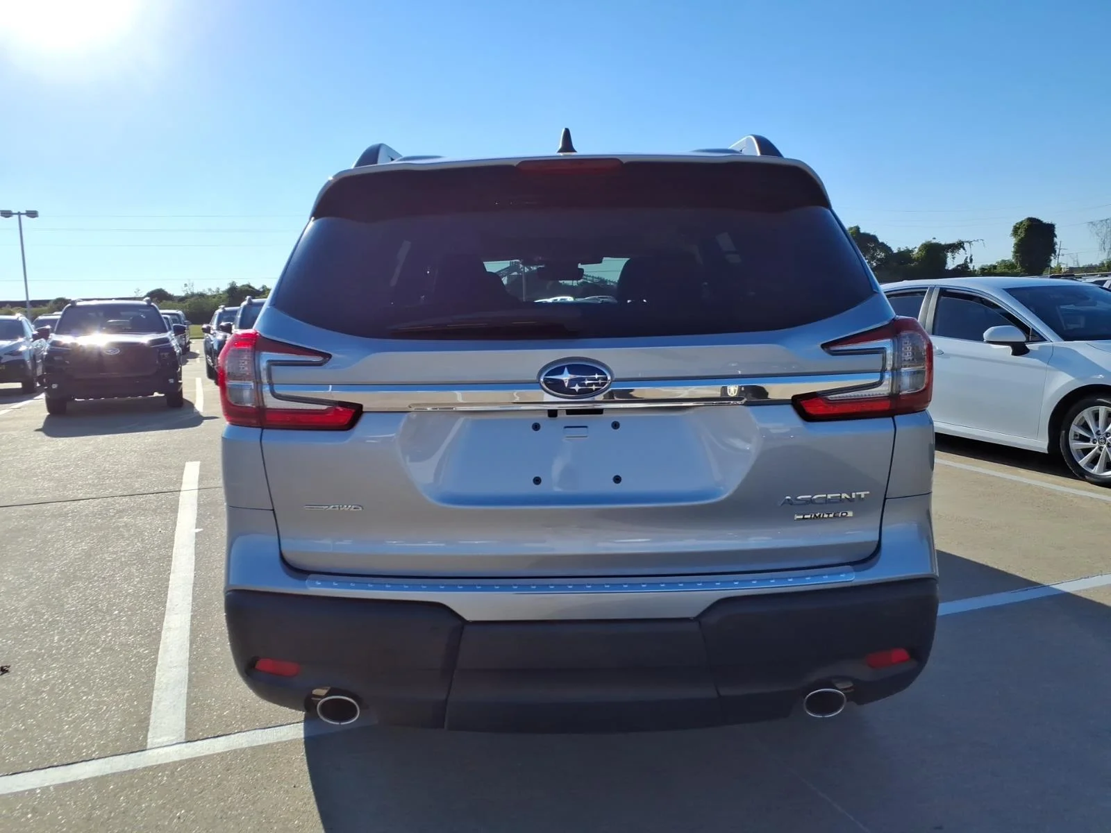 New 2027 ICE SILVER METALLIC Subaru Limited 7-Passenger image 3