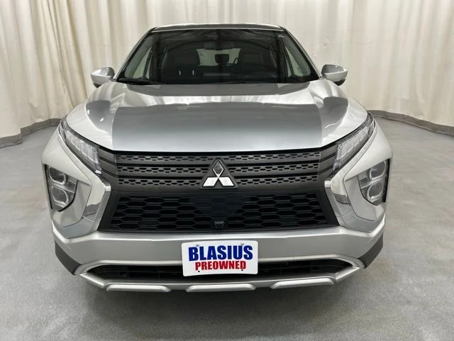 Used 2023 Silver Mitsubishi SEL image 23