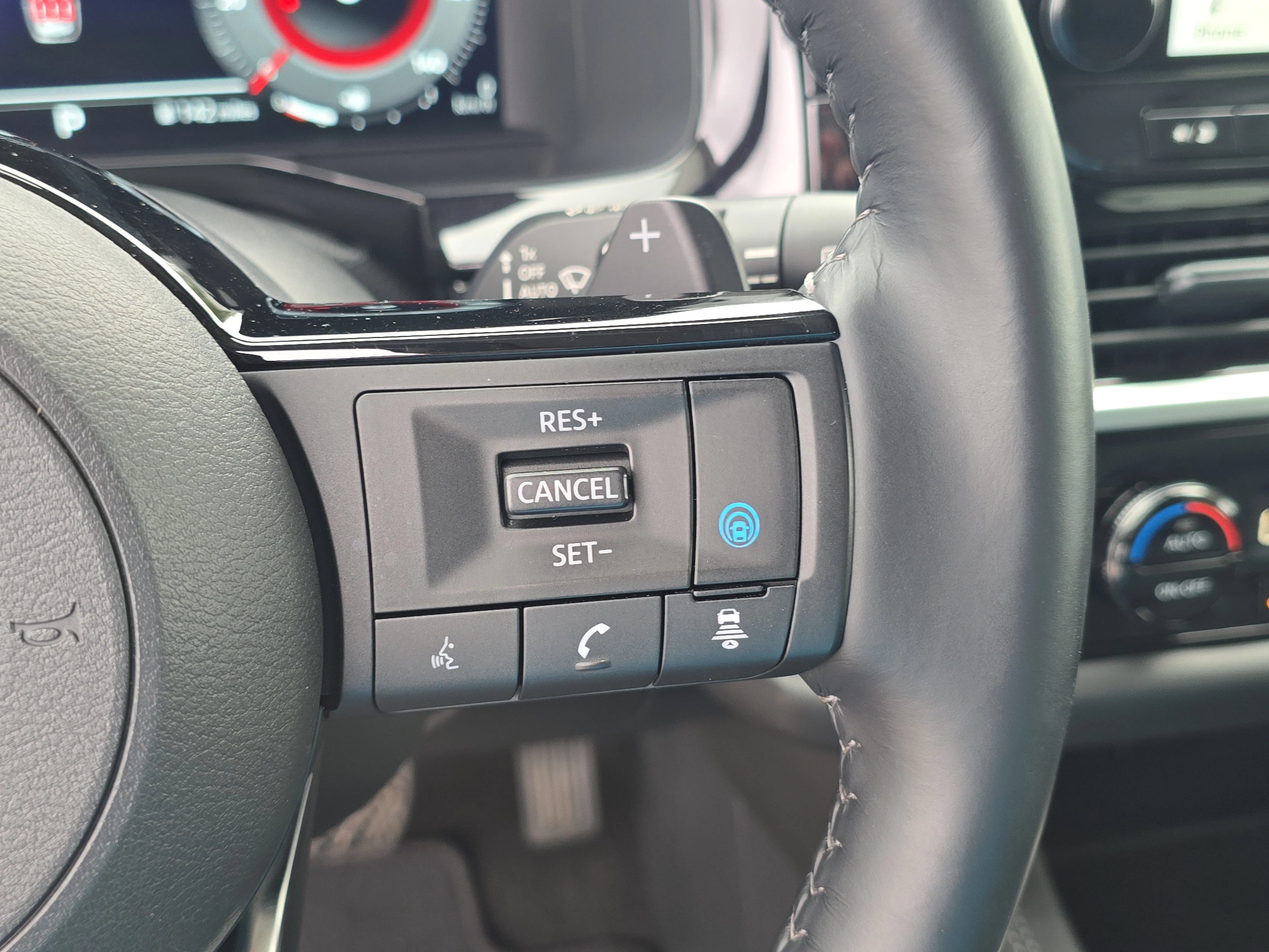 Certified Used 2025 Super Black Nissan Platinum image 33