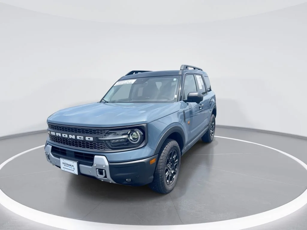Used 2025 Gray Ford Badlands image 4