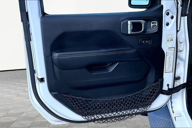 Used 2020 White Jeep Unlimited Sahara image 18