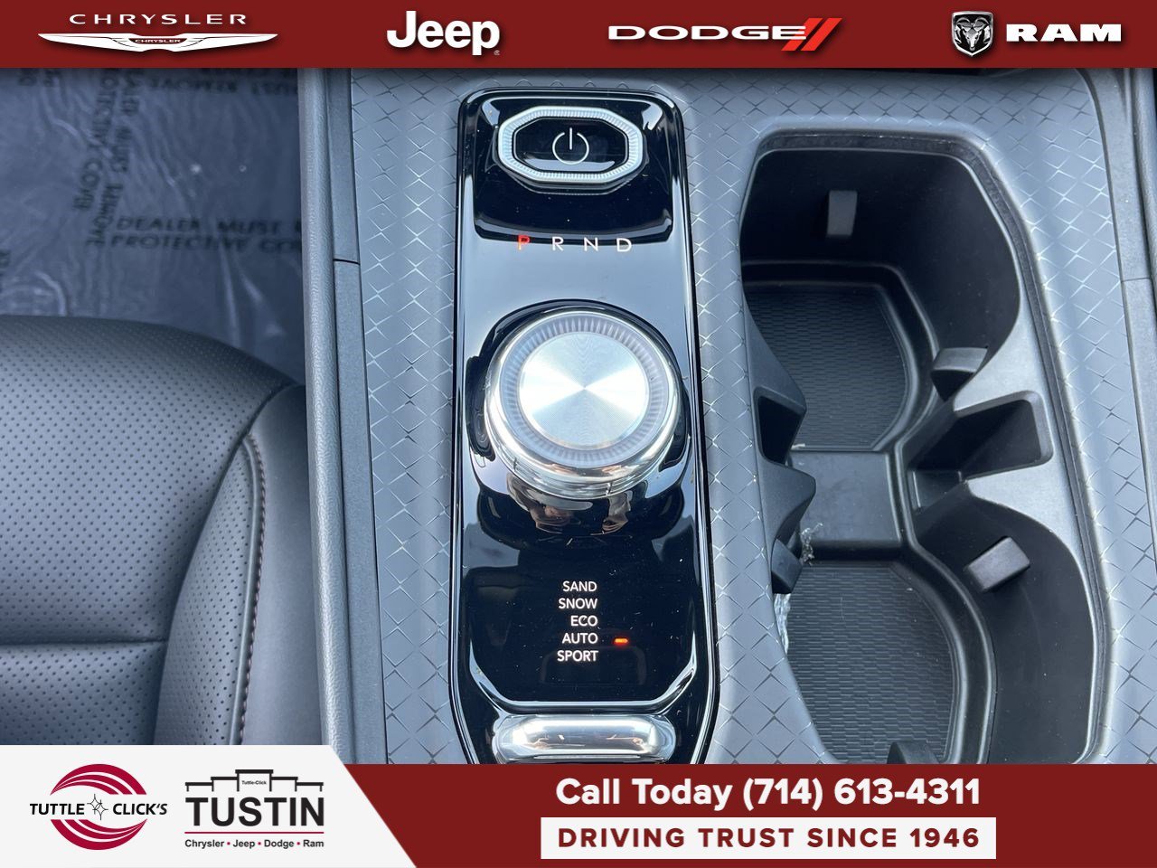 New 2025 Bright White Clear-Coat Exterior Paint Jeep Limited image 19
