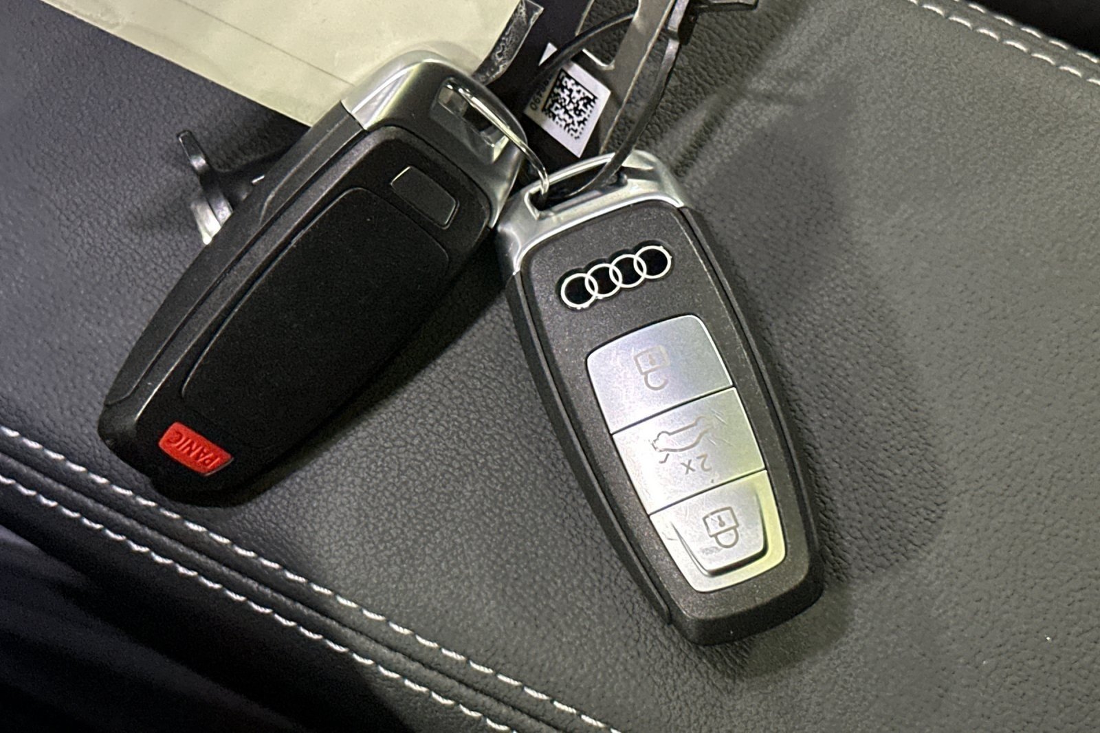 Used 2025 Mythos Black Metallic Audi Premium 45 RWD image 25
