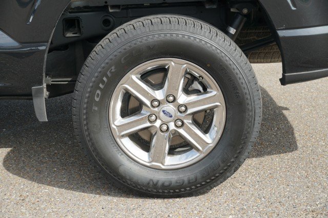 Used 2024 Agate Black Metallic Ford XLT image 11