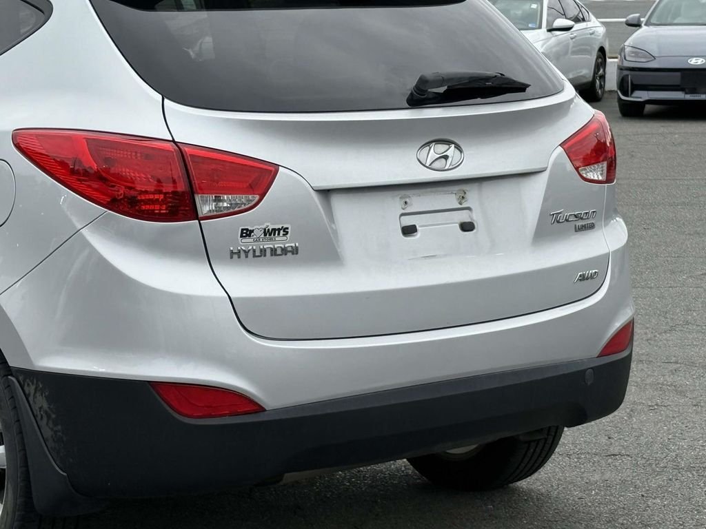 Used 2012 Silver Hyundai Limited image 10
