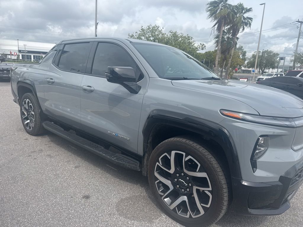 2025 Chevrolet Silverado EV RST Crew Cab (Max Range) e4WD