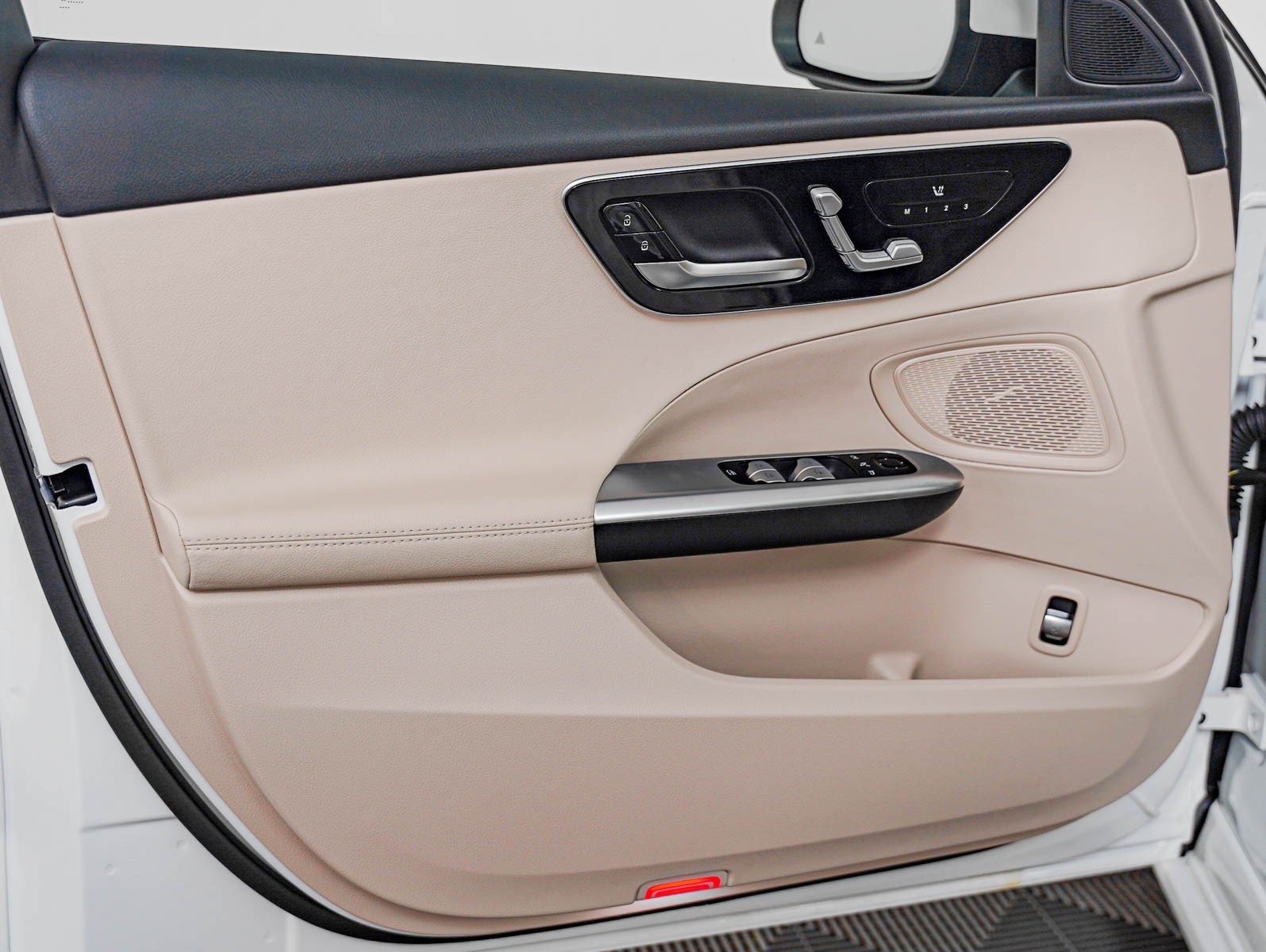 New 2026 Polar White Mercedes-Benz C 300 image 24