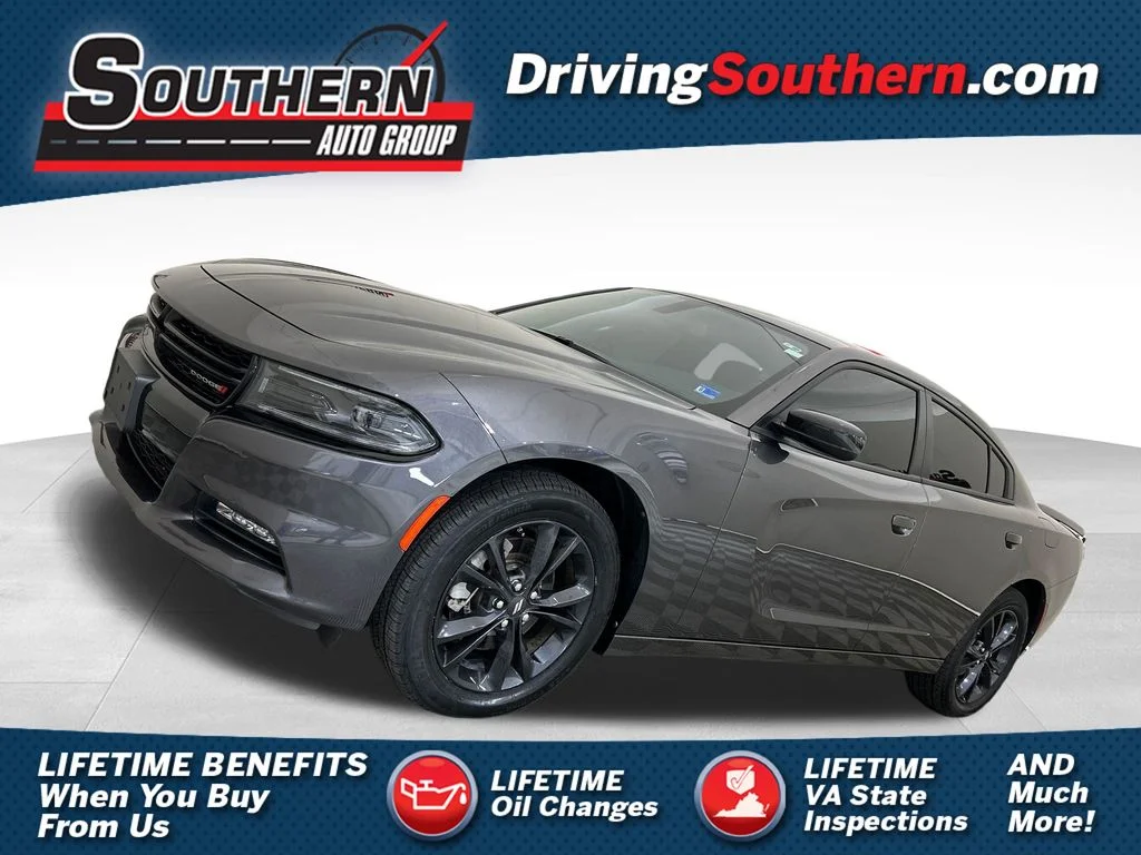 Used 2023 Gray Dodge SXT image 1