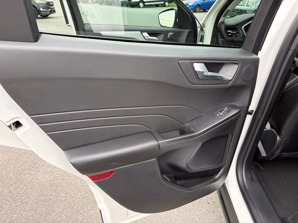 New 2025 Star White Metallic Tri-coat Ford Plug-in Hybrid image 17