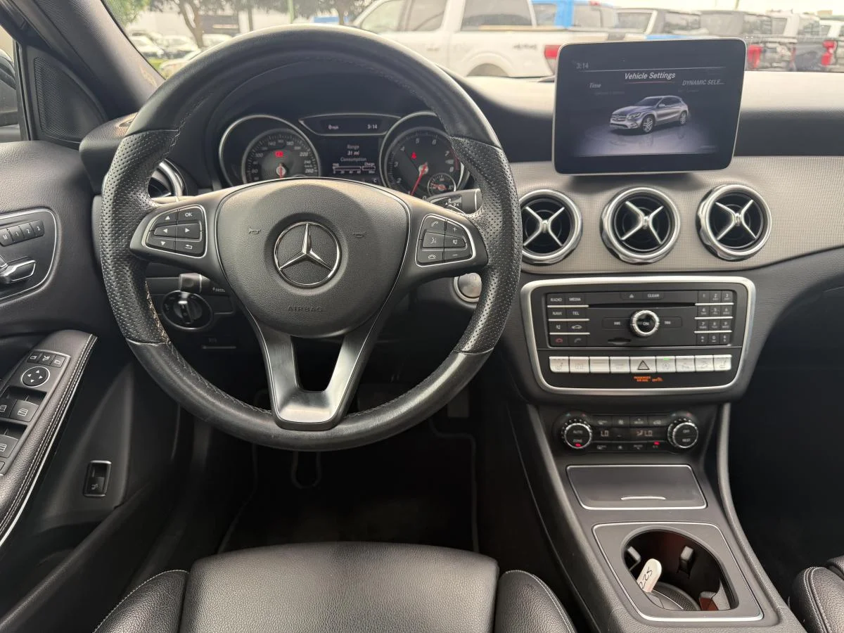Used 2019 Black Mercedes-Benz Gla250 4matic image 22