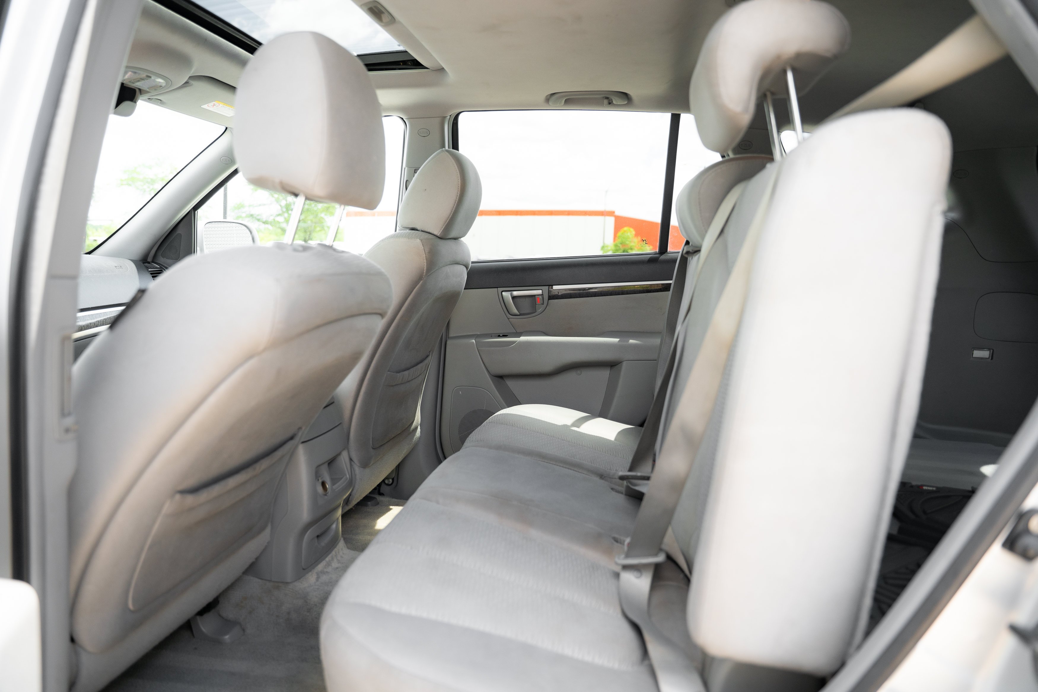 Used 2007 Bright Silver Hyundai SE image 22