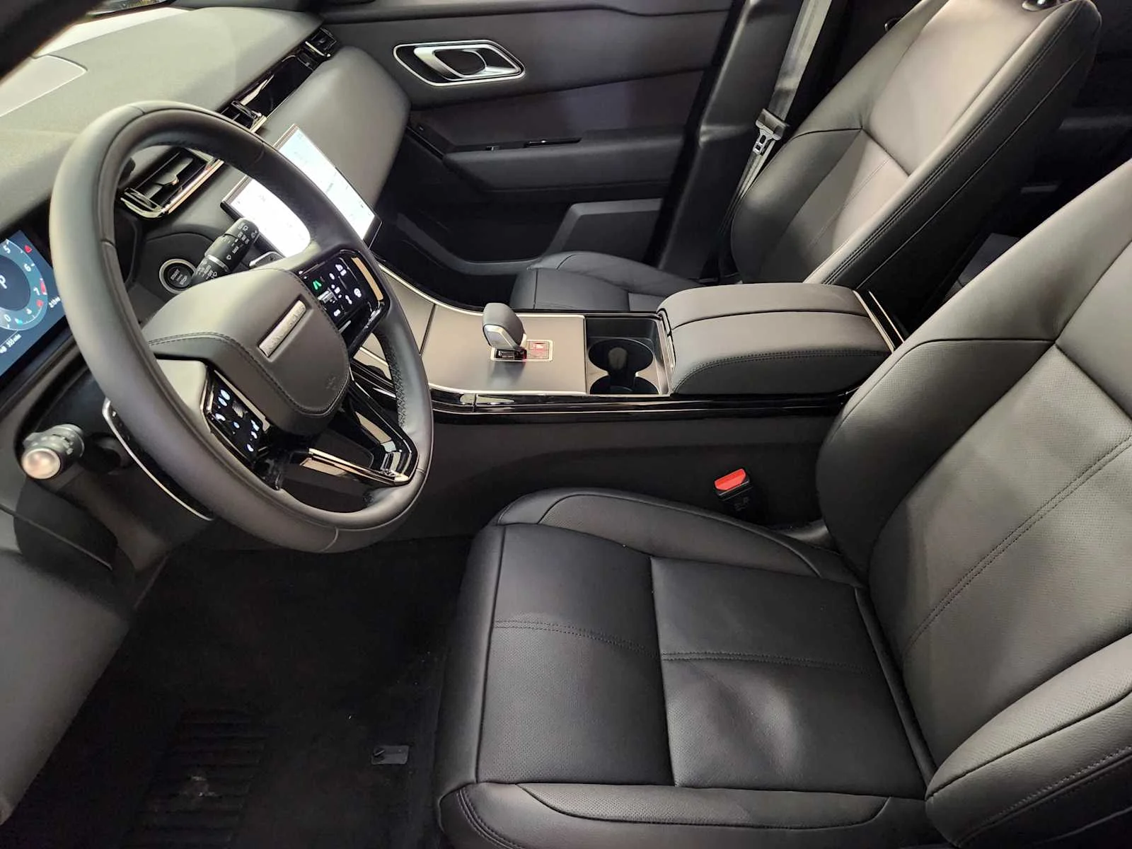 New 2026 Santorini Black Metallic Land Rover S image 19