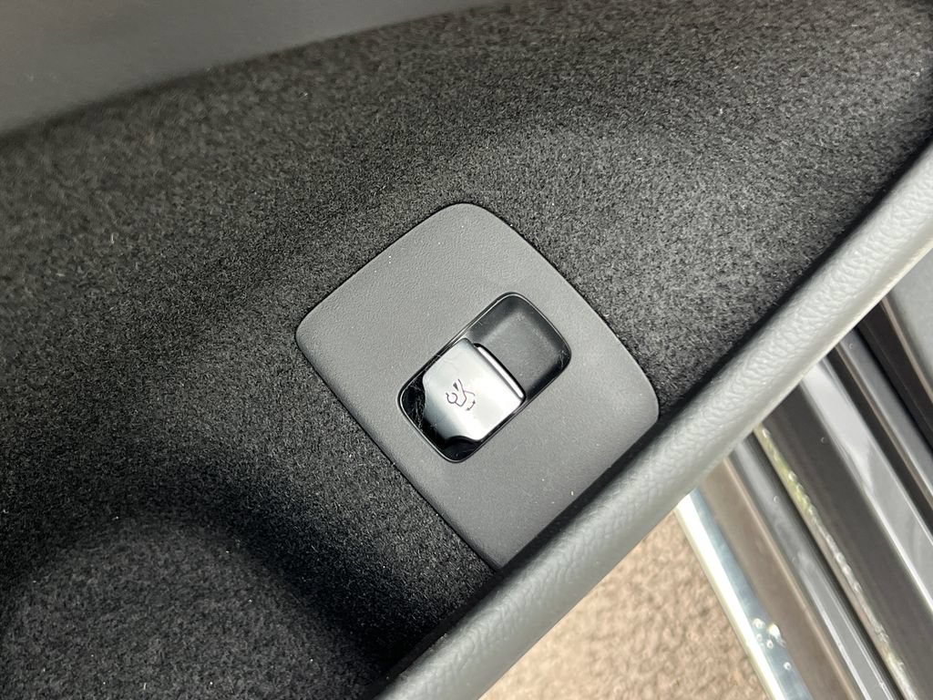 New 2026 Graphite Grey Metallic Mercedes-Benz E 350 image 50