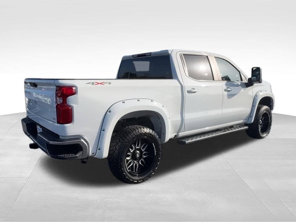 Used 2023 White Chevrolet LT image 9