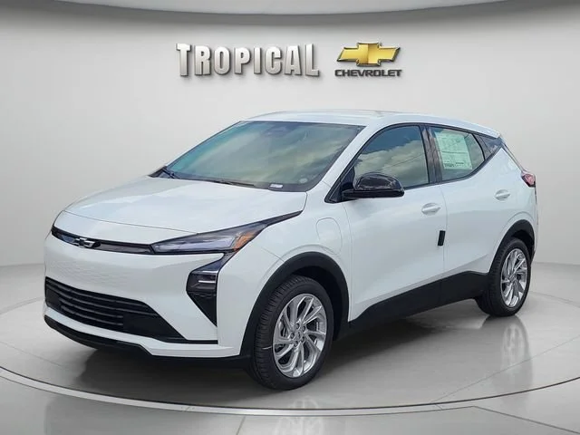New 2027 Summit White Chevrolet LT image 1