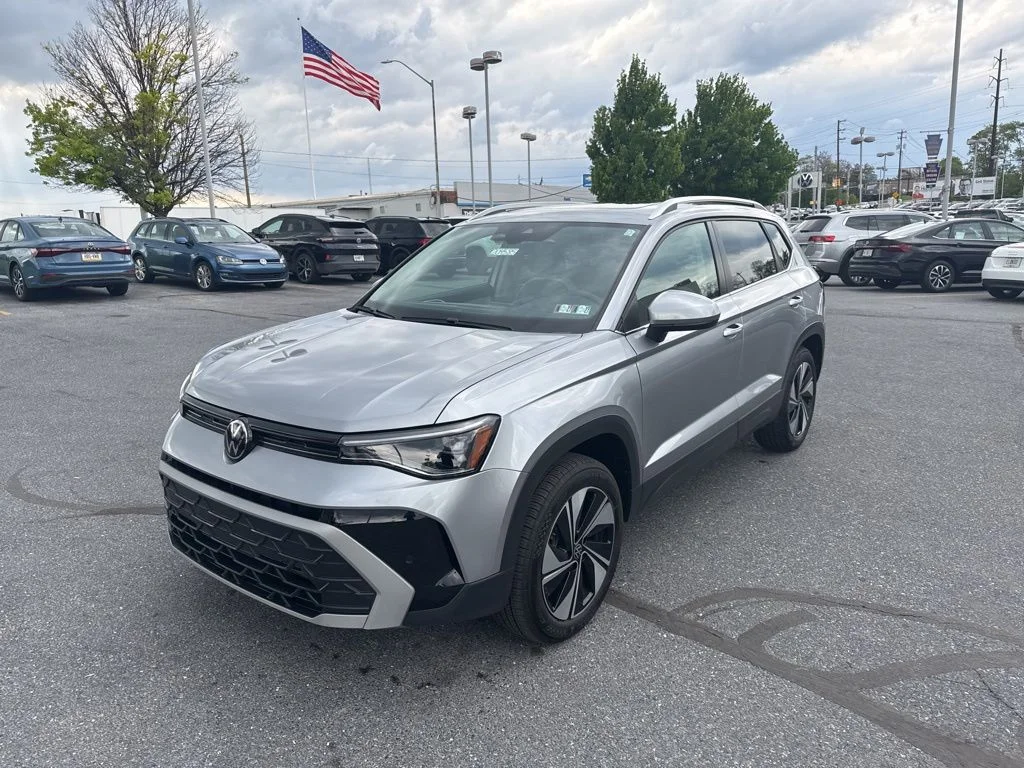 2025 Volkswagen Taos SE - Photo 9