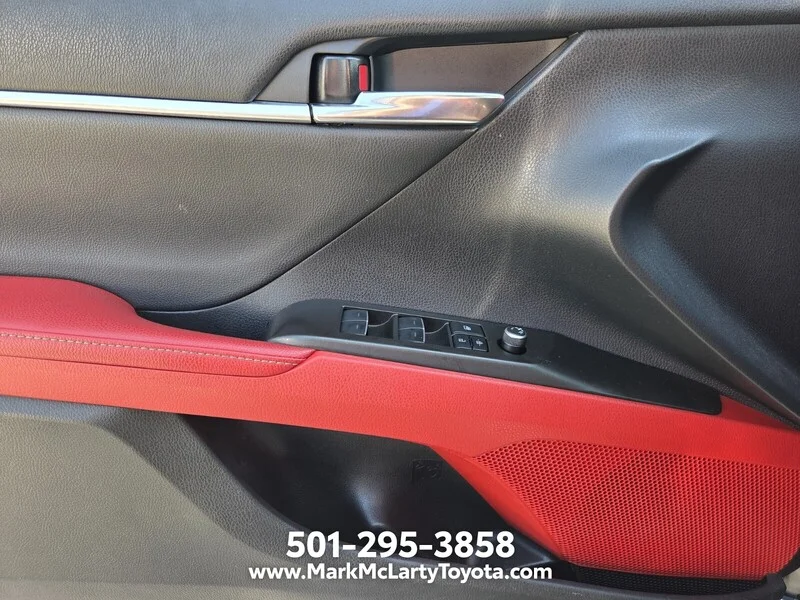 Used 2022 BLACK TOYOTA XSE AUTO image 25