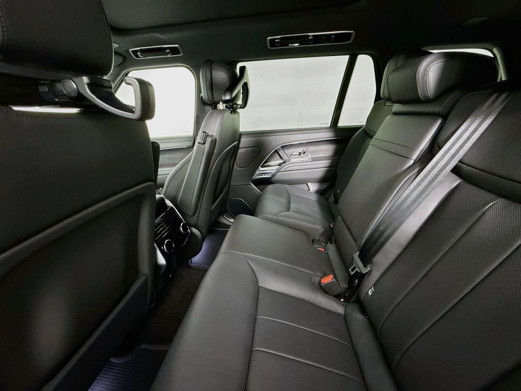 New 2026 Fuji White Land Rover SE image 26