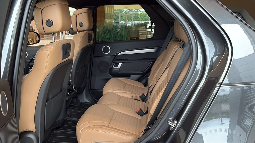 2026 Land Rover Discovery Dynamic SE - Photo 21