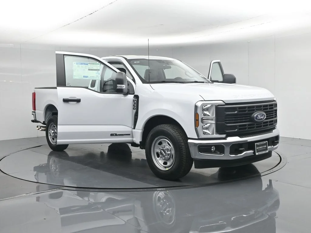 New 2026 Oxford White Ford XL image 27