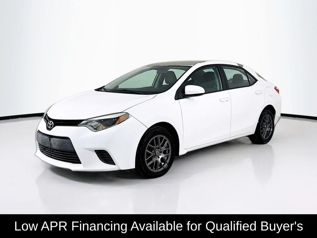 Used 2015 Super White Toyota LE image 3
