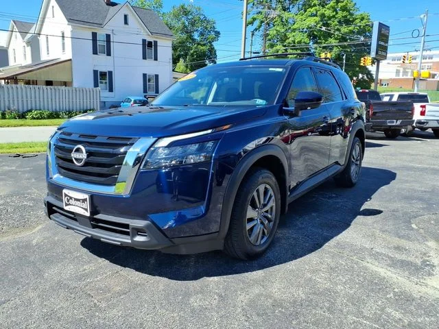 2023 Nissan Pathfinder SV - Photo 8