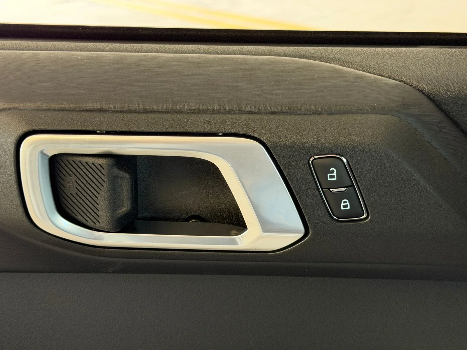 New 2026 Avalanche Gray Ford Badlands image 30