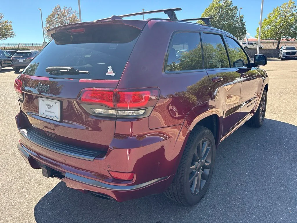 Used 2018 Red Jeep Overland image 5