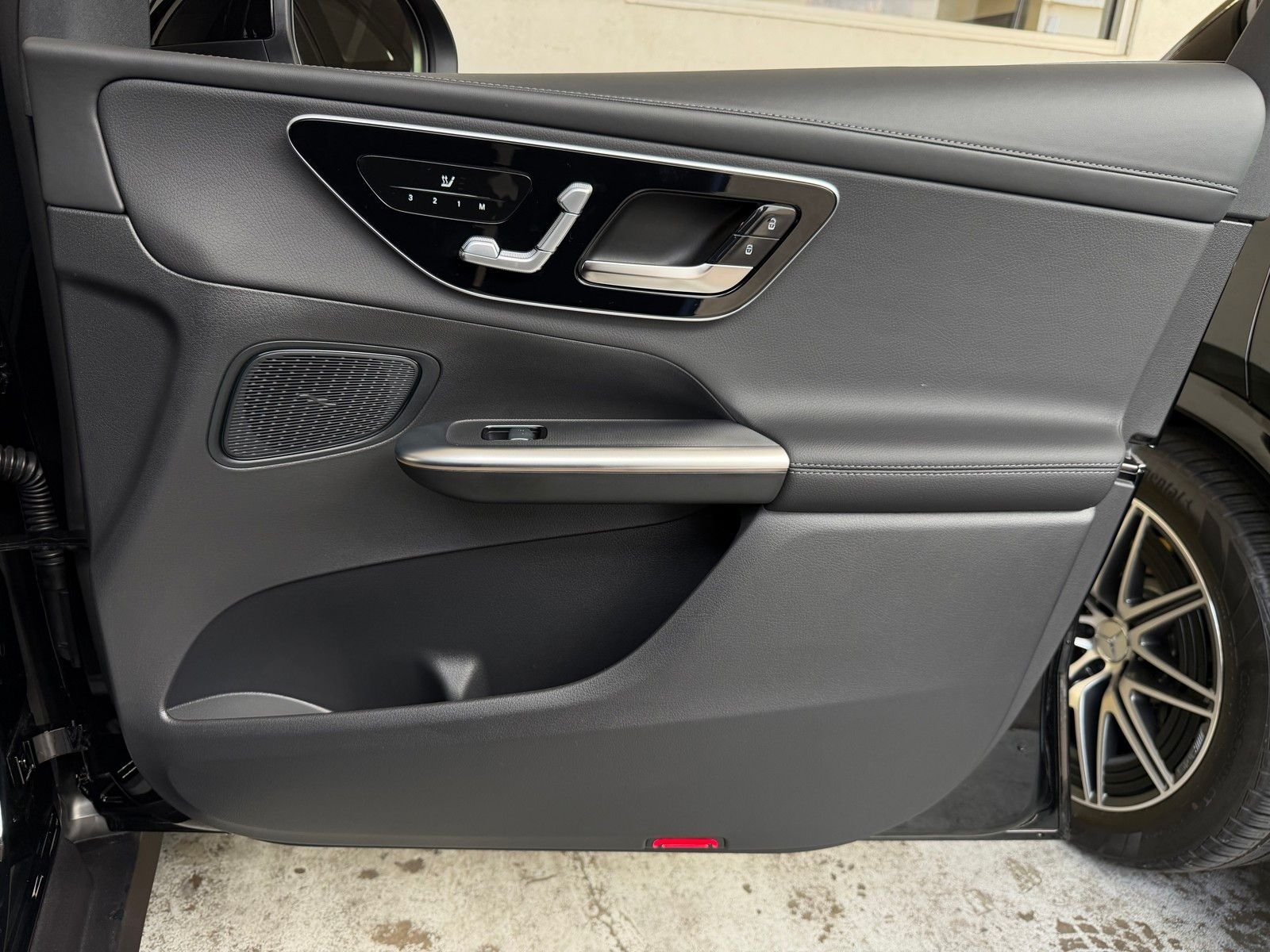 New 2026 Black Mercedes-Benz GLC 300 image 19