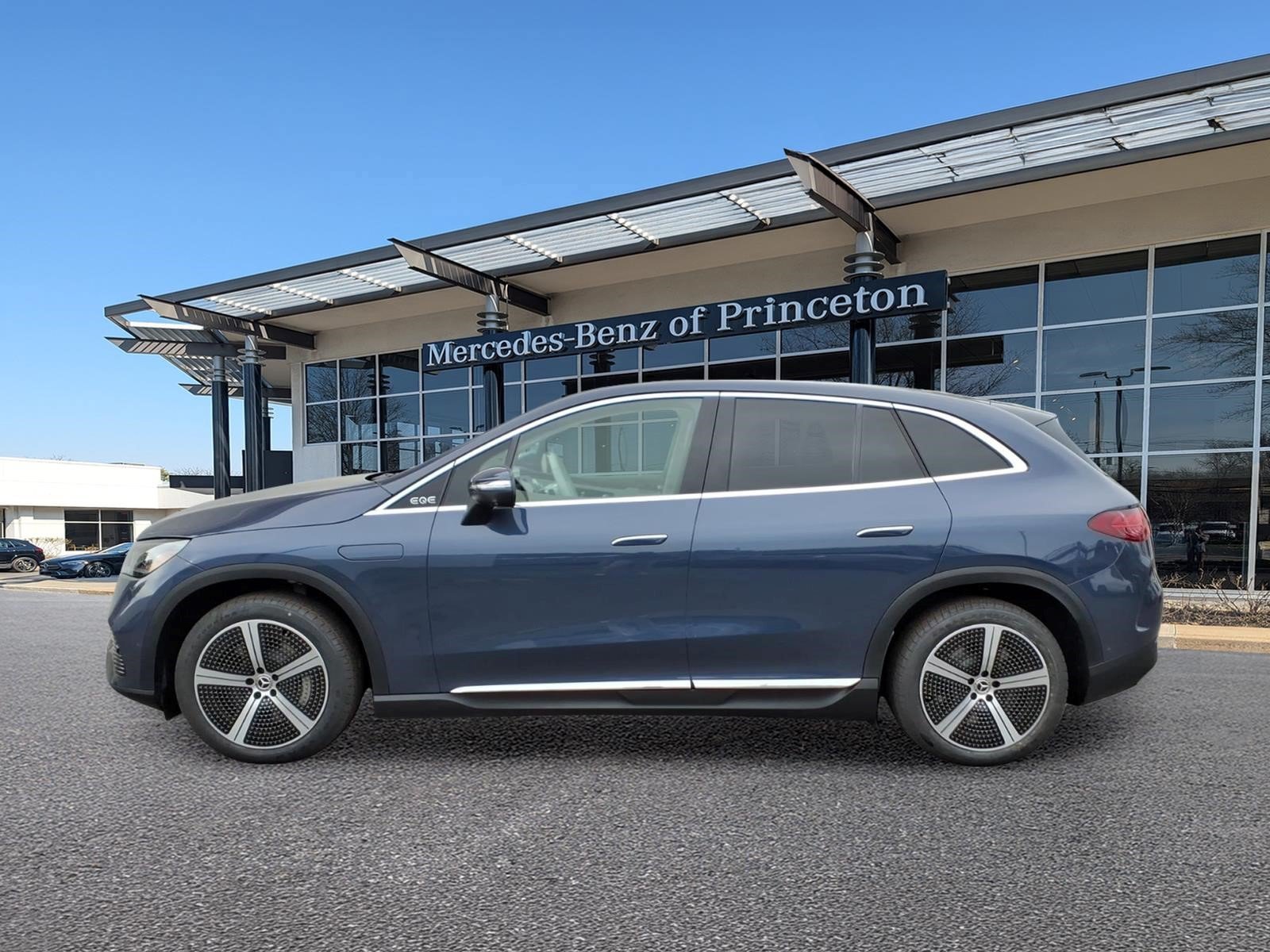 Certified Used 2023 Twilight Blue Metallic Mercedes-Benz EQE 350 4MATIC® SUV image 6