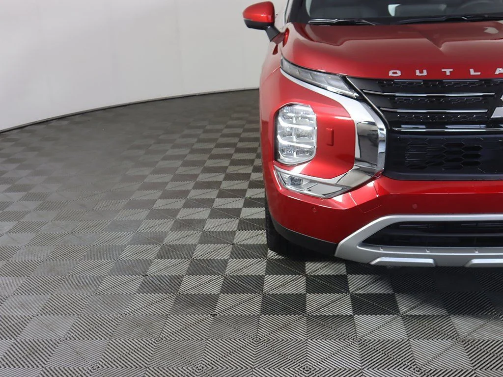 Used 2024 Red Mitsubishi SE image 14