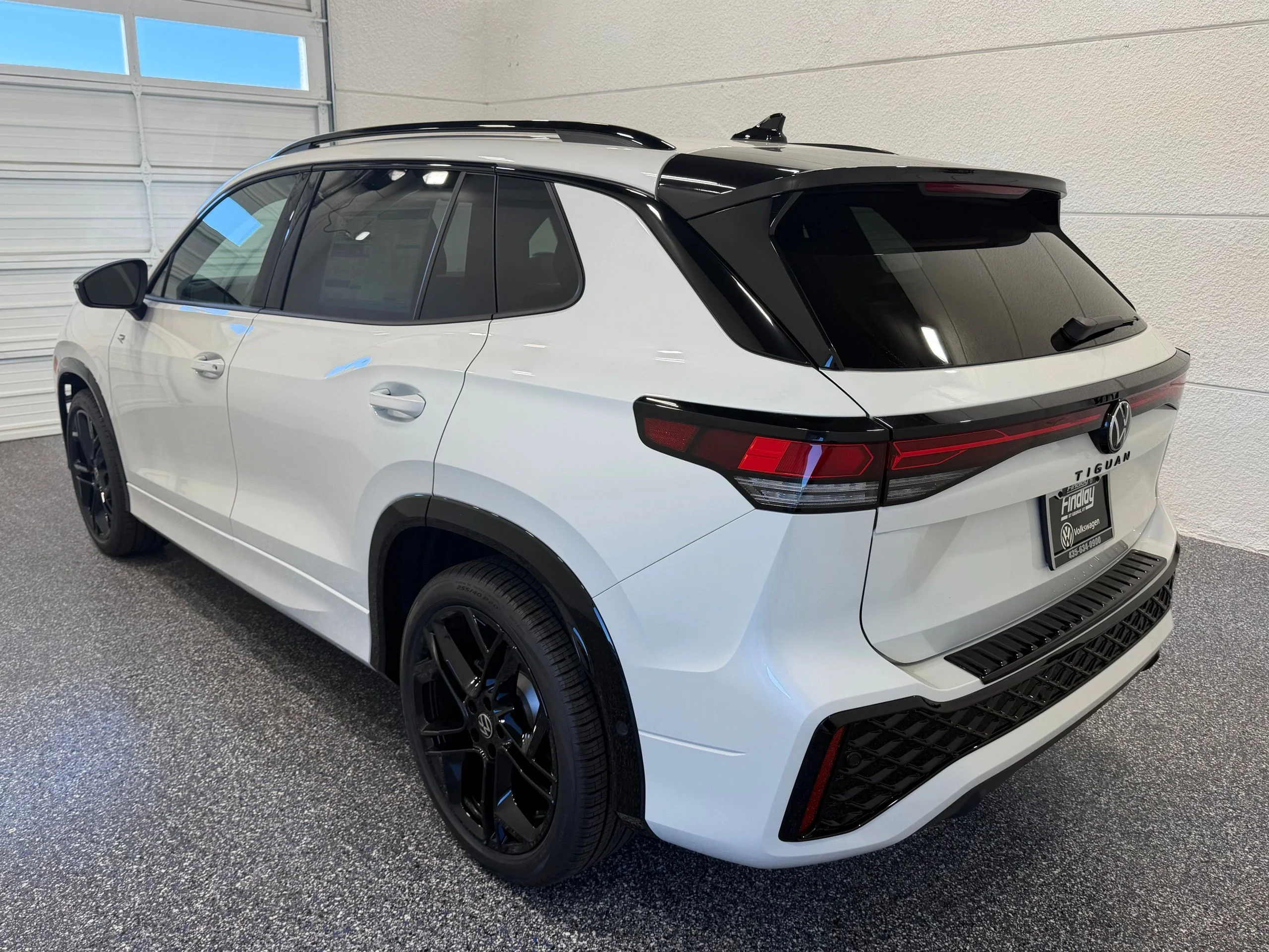 New 2026 White Volkswagen 2.0T SE R-Line Black image 4