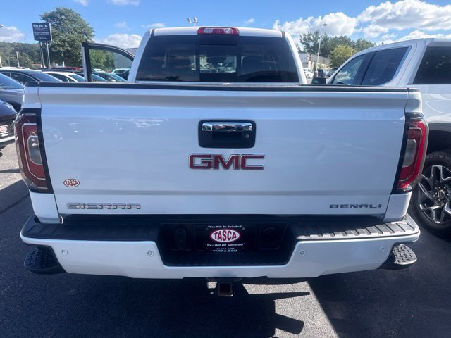 Used 2018 White GMC Denali image 5