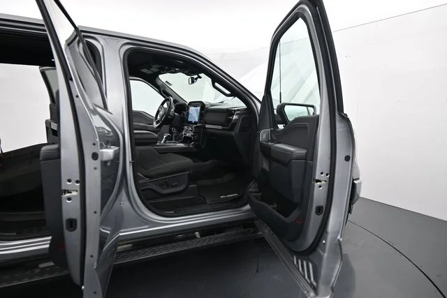 Used 2023 Silver Ford XLT image 13