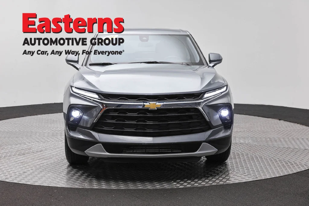 Used 2025 Gray Chevrolet LT image 2